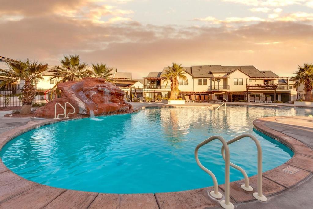 Ocotillo Springs 21 Sleeps 22 Guests, Fire Pit, Community Pool And Hot Tub Santa Clara Dış mekan fotoğraf